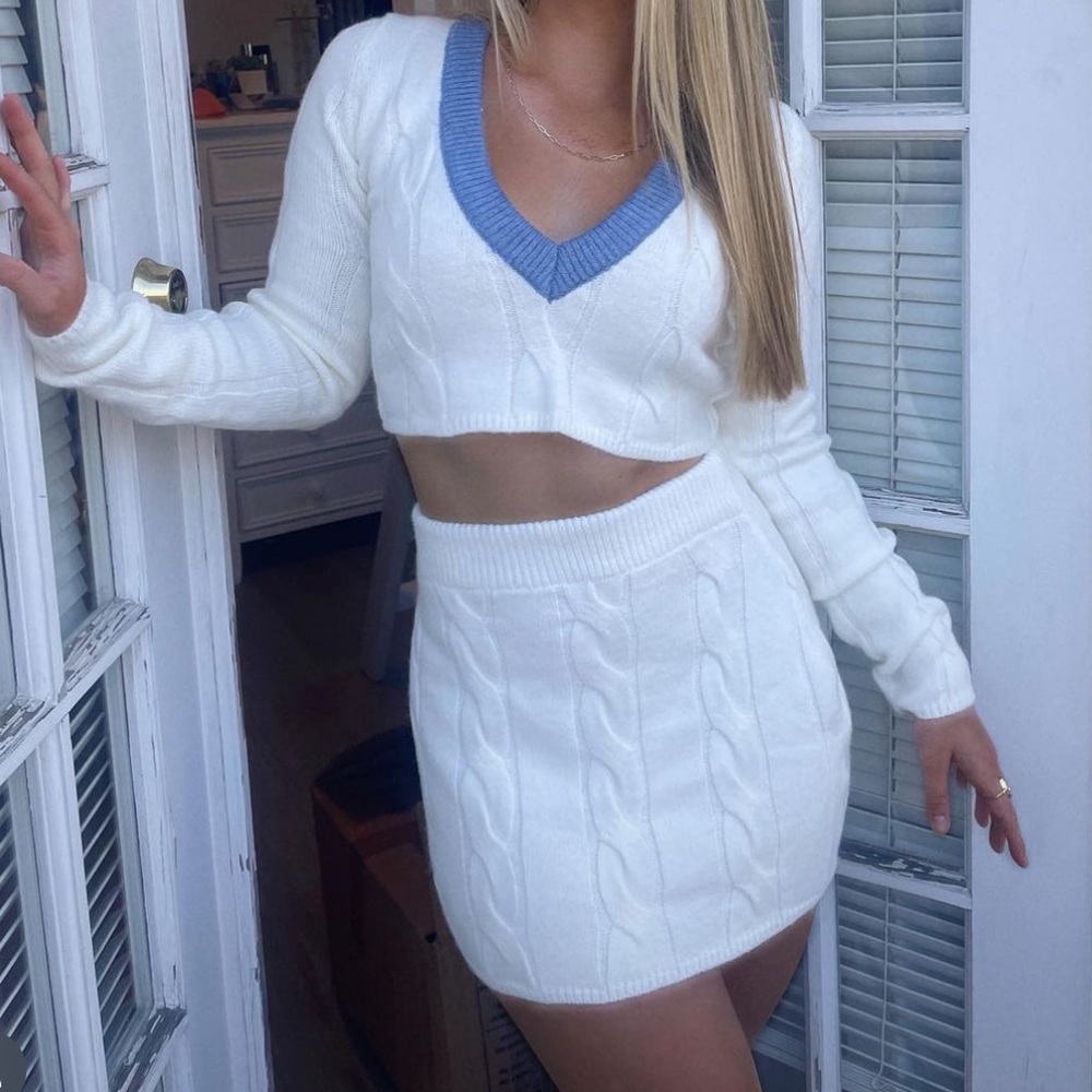 Beginning Boutique white and blue sweater set